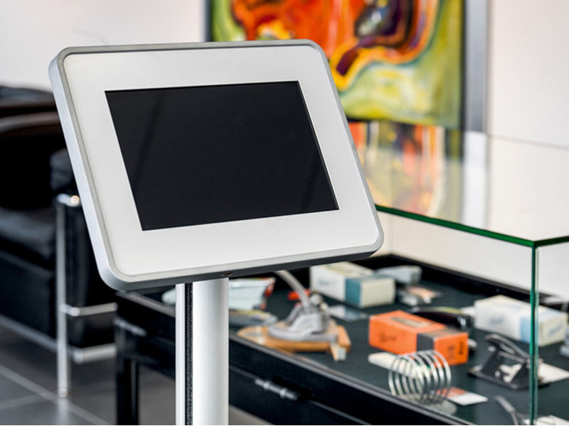 Novus POS TabletSafe Bodenstand 882+1009+000 silber Anwendung mit TabletSafe