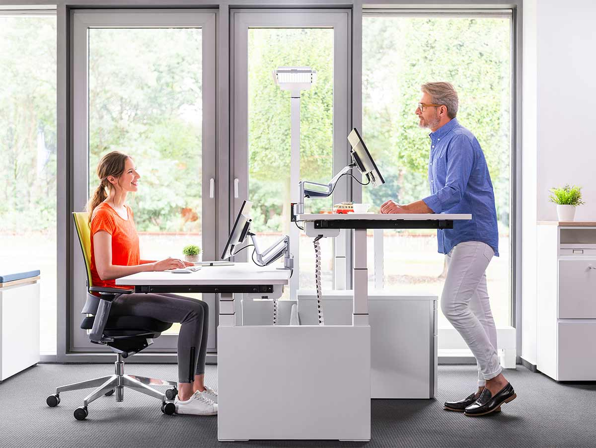 Novus Clu II C Monitor Tisch Halterung, silber/anthrazit (990+2019+000) Anwendung Steh-Sitz-Tisch