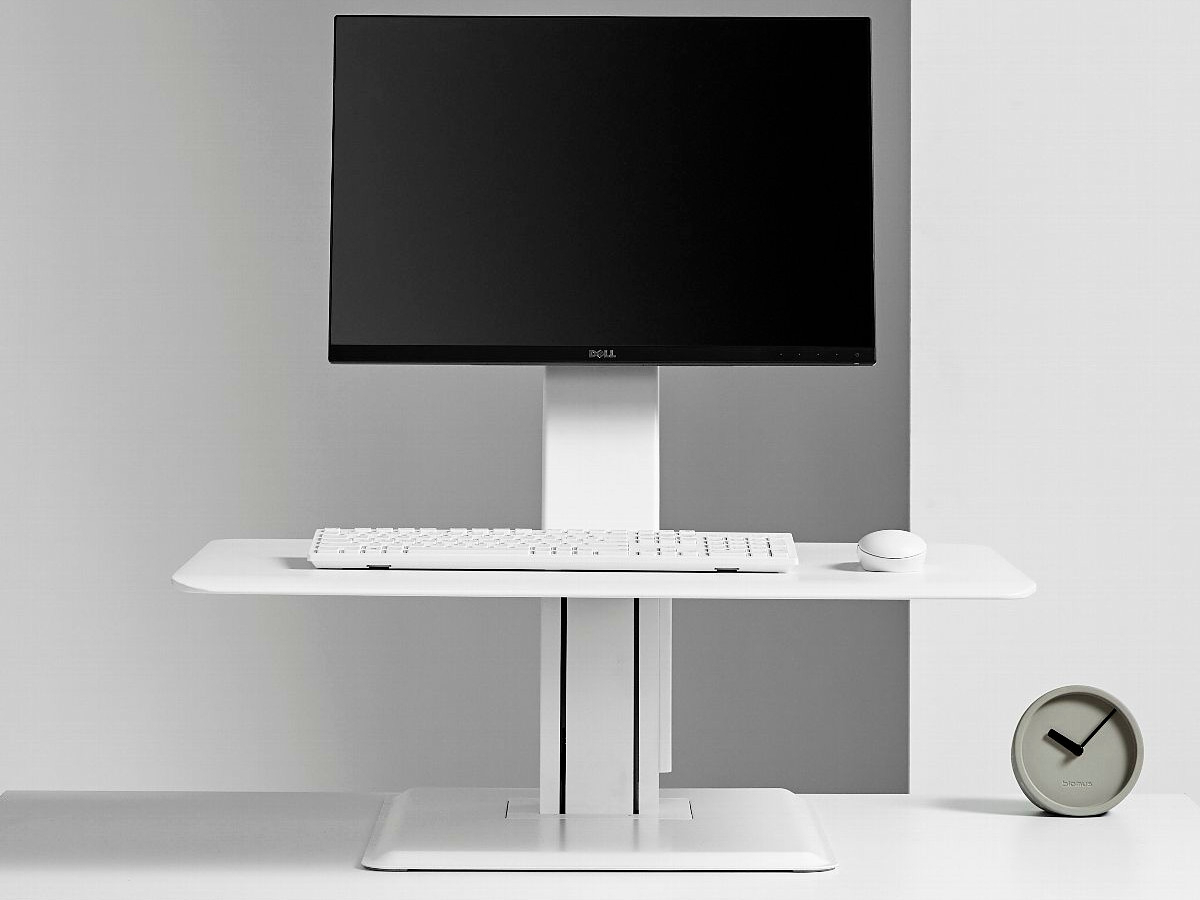 Humanscale QuickStand Eco Single Steh-Sitz Arbeitsplatz, weiß Anwendungsbeispiel Home Office